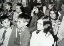 č. 77 - 1971 - Vŕbová píšťalka, diváci