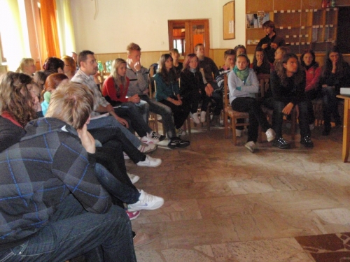 201011081431060.p1010023