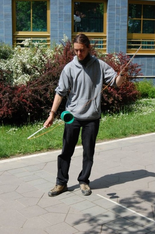 201109270831190.juggling