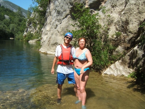 201205021648360.kupanie_v_ka_one_s_palkom_cetina_chorvatsko_2011