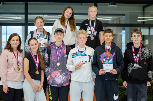 202407221143080.okresne-kolo-v-plavani-249