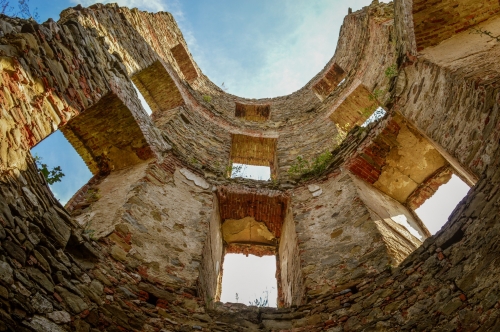 202503181534330.simon-pjatak-na-hrade-plavec